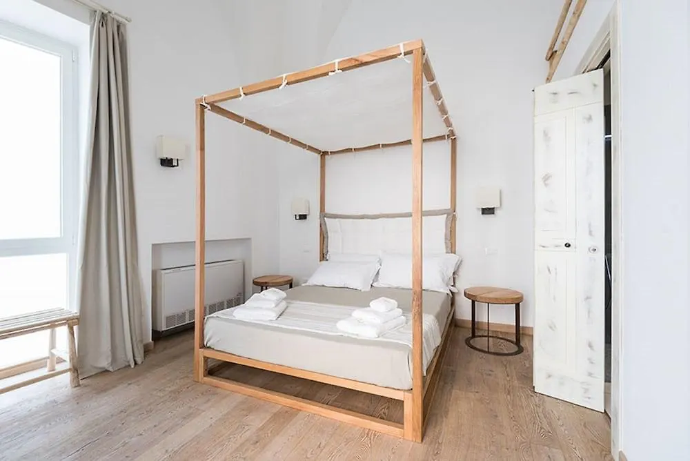 לצ'ה Il Palazzotto Luxury Suites לינה וארוחת בוקר